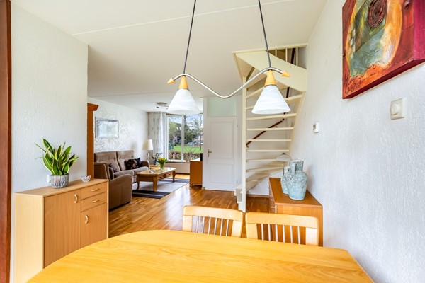 Foto - Te koop: tussenwoning gelegen aan groenvoorziening